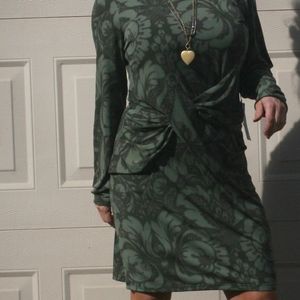 New Simply Vera hunter green design dress